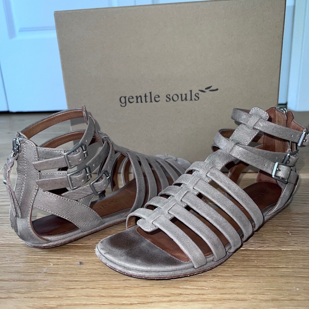 Gentle Souls Quick Break nubuck gladiator sandals grey size 7